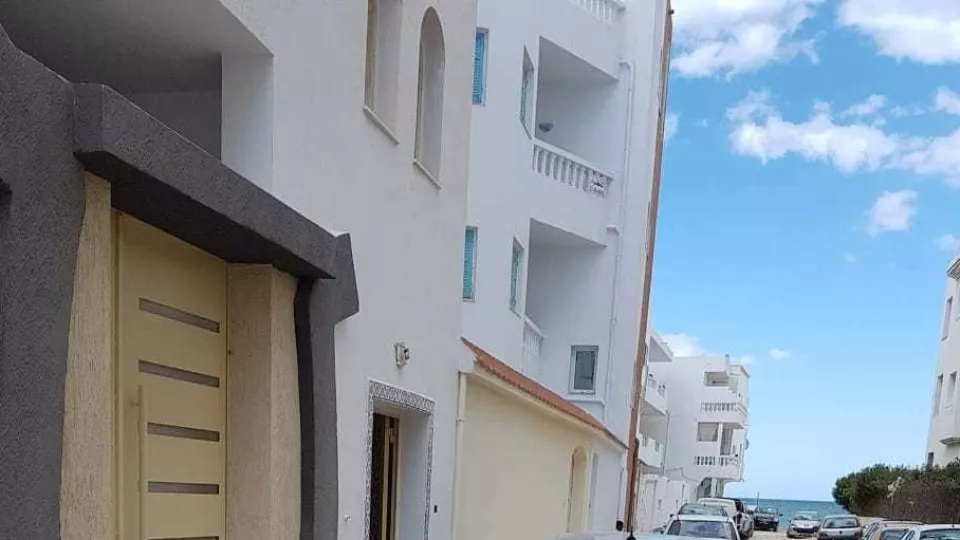 Erdgeschoss-Wohnung S3 in Sousse mit atemberaubendem Meerblick