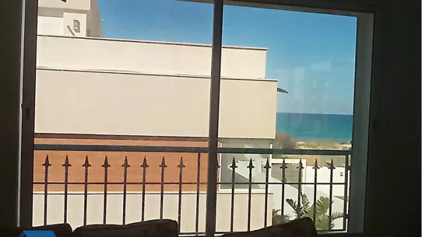 Traumhafter Seeblick-Villa in Ezzahra Hammem Lghzez