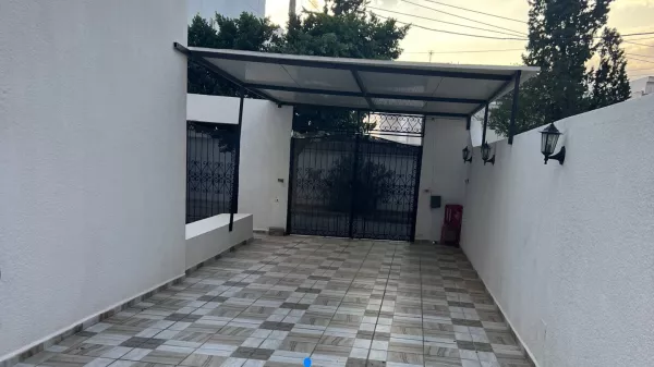 Geräumige S+2 Etagen Villa in Cité Olympique, Sousse