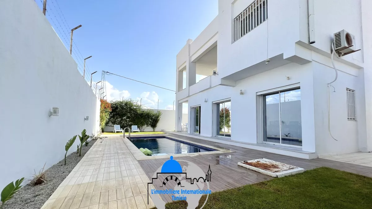 Luxus-Villa mit Pool und Garten in Riadh 2, Sousse