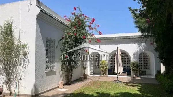 Luxus-Villa im Erdgeschoss S+3 in Gammarth