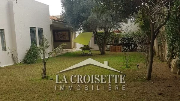 Luxus-Villa S6 mit Pool in La Soukra