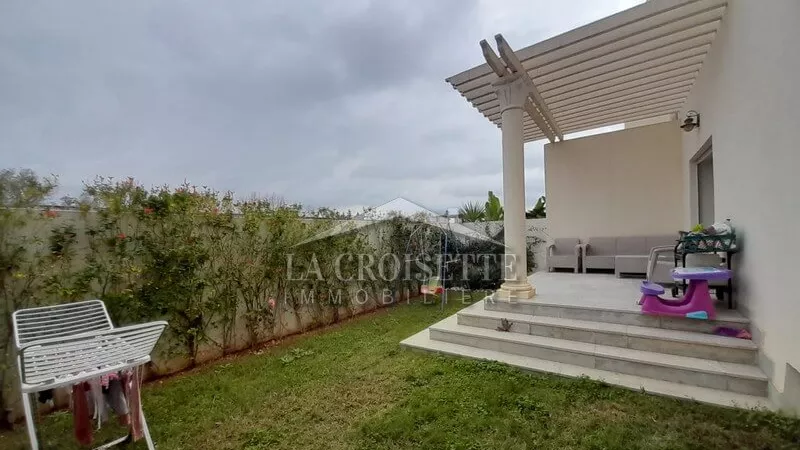 Luxus-Villa zur Miete in La Soukra: Ein Refugium der Behaglichkeit und Eleganz