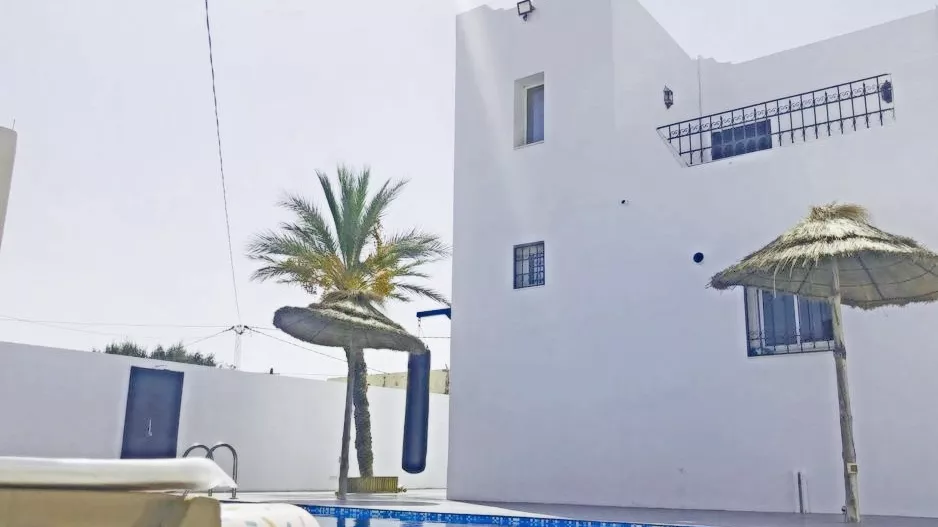 Luxus-Villa S+3 mit Pool in Midoun, Djerba