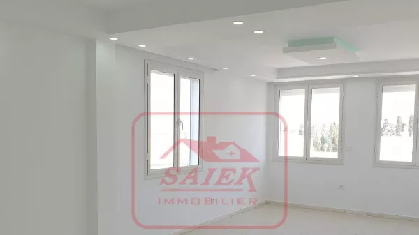 Luxus-Villa-Etage zur Miete in La Corniche, Bizerte