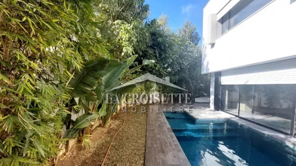 Traumvilla mit Pool am Lac 2