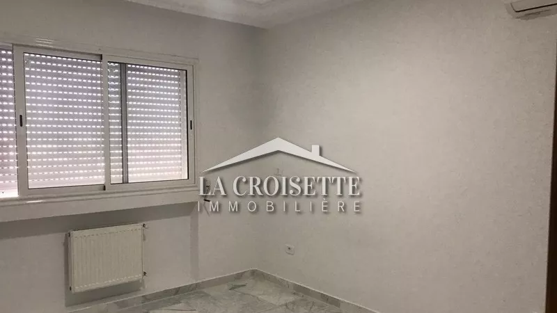 Luxuriöse S+2-Wohnung in Jardins de Carthage: Ein Refugium der Komfort und Sicherheit