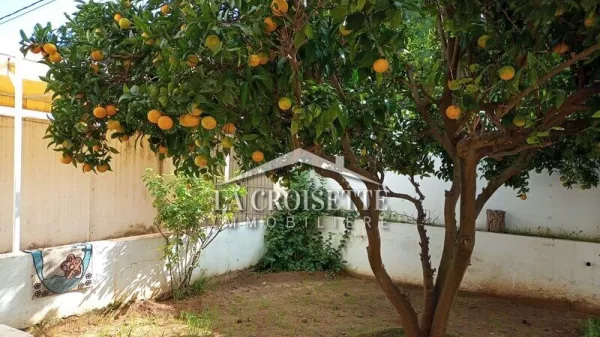 Erdgeschoss-Villa S+3 in La Marsa