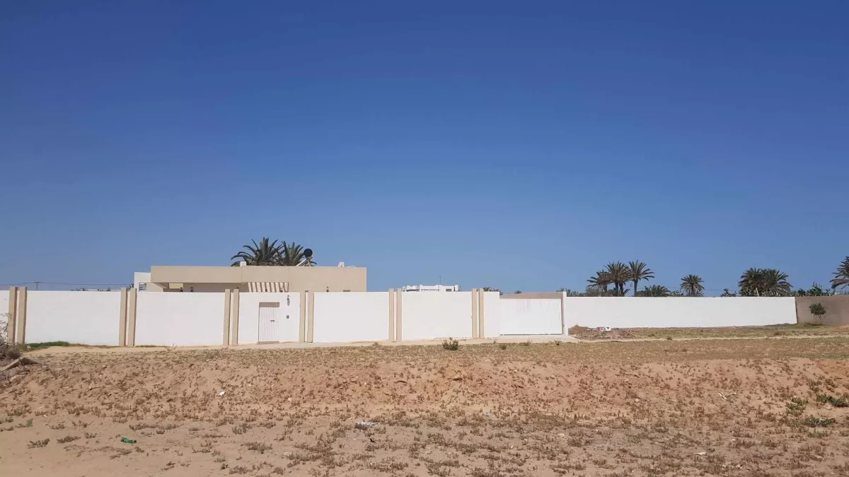 Grundstück in Tezdaine mit BauGenehmigung zum Verkauf - Djerba