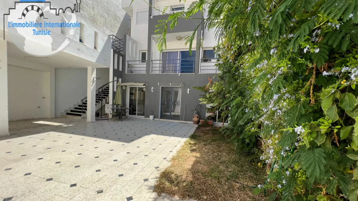 Traumvilla in Khzema West