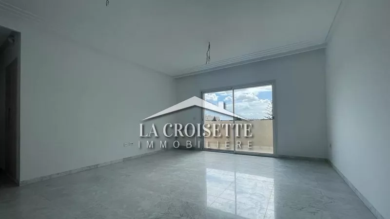 Elegante S+3-Wohnung in La Soukra: Ein Refugium der Komfort und Sicherheit