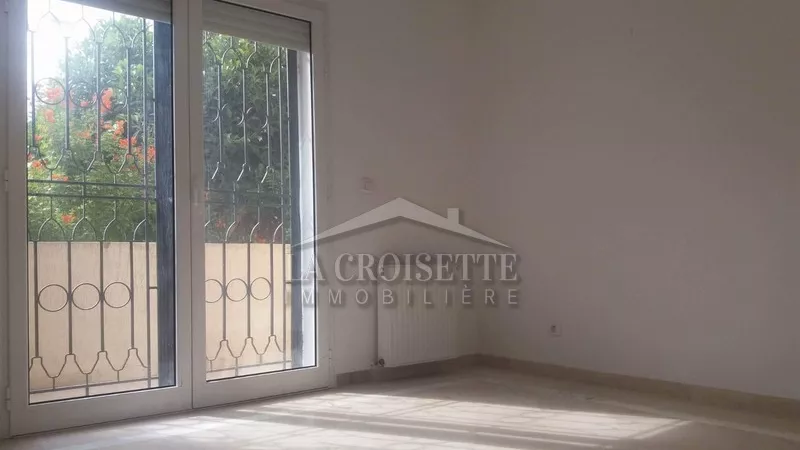 Geräumige Erdgeschosswohnung mit Garten in Ain Zaghouan Nord