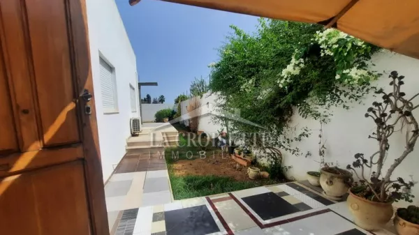 Luxuriöse Erdgeschoss-Villa S+4 in La Soukra
