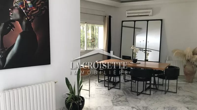 Luxus-Villa S+6 in Ain Zaghouan Nord: Ein elegantes Refugium