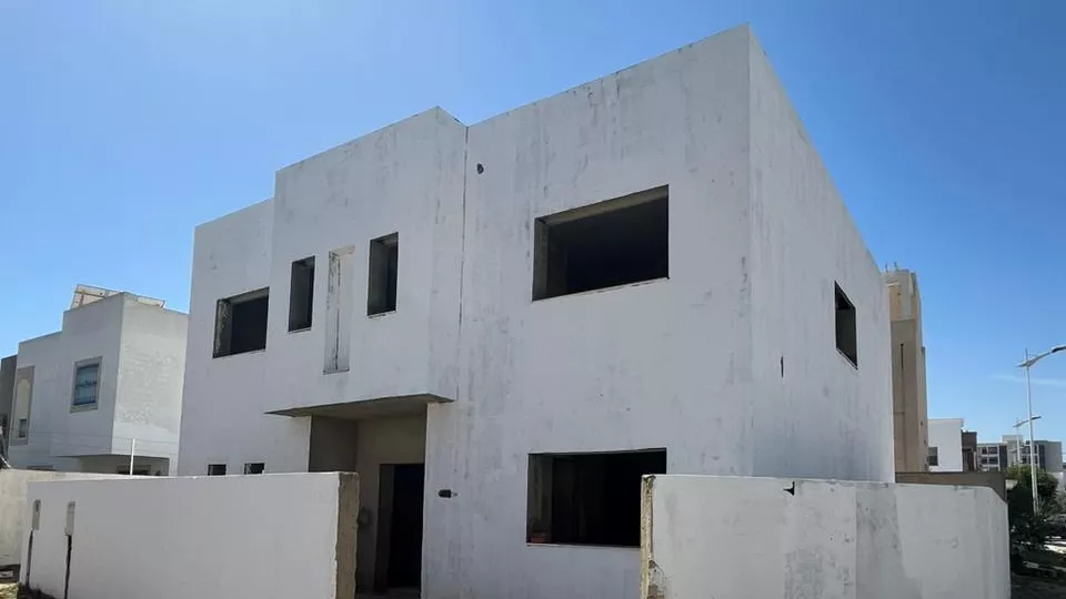 Luxus-Villa S+5 zum Verkauf in Nabeul: Ein Paradies der Luxus und des Komforts