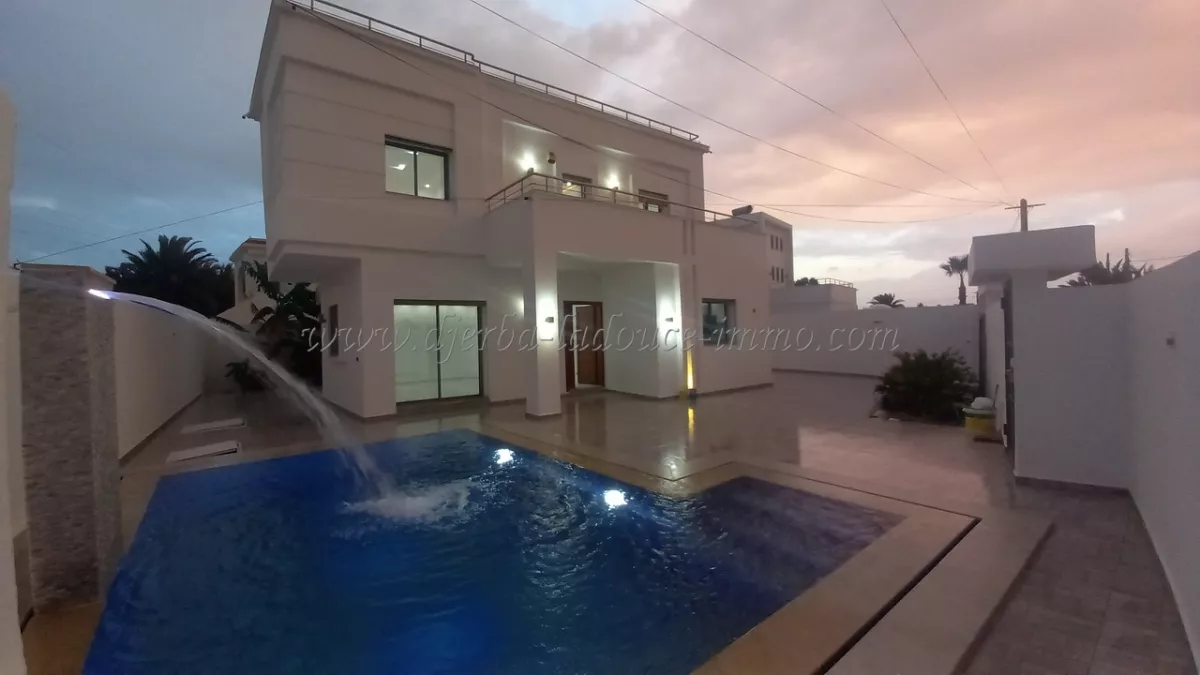 Atemberaubende Unmoblierte Villa mit Meerblick-Terrasse in der Touristenzone von Midoun