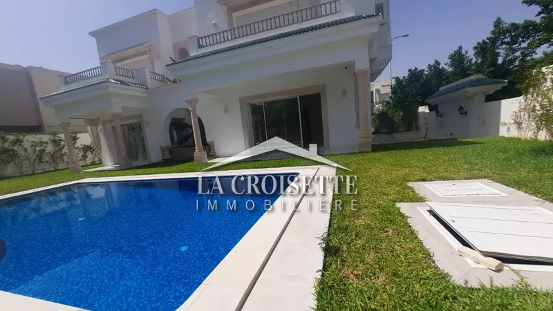 Luxus-Triplex S6 mit Pool in Gammarth: Ein Refugium der Luxus und des Komforts