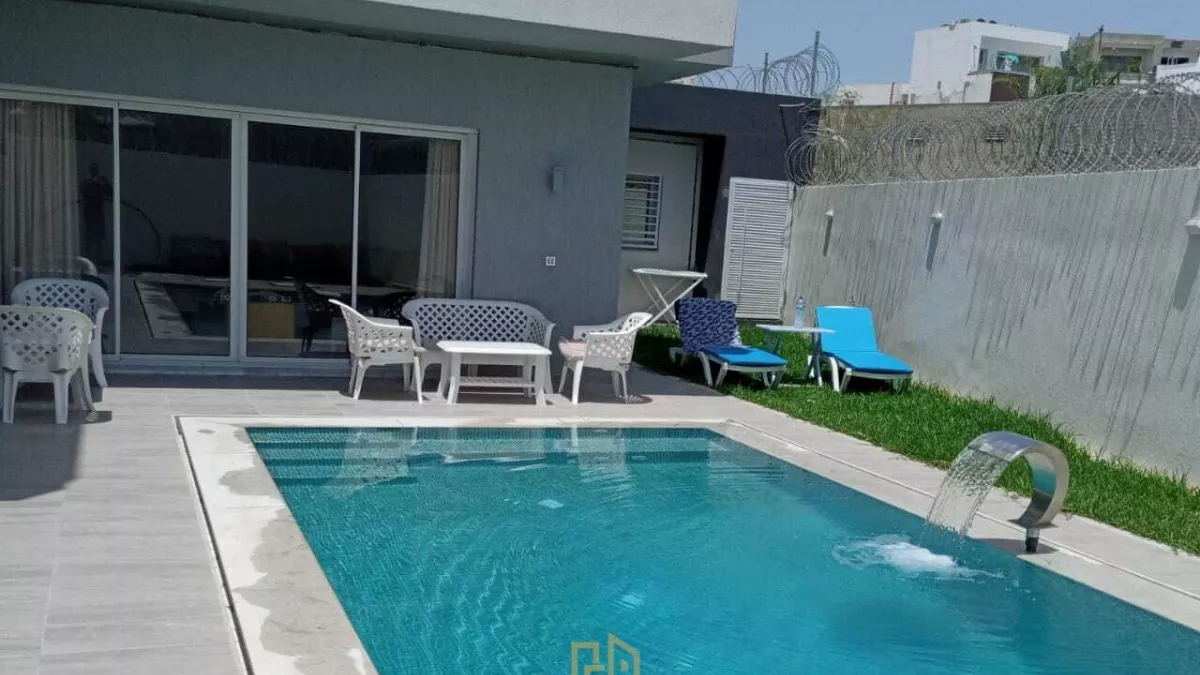 Luxus-Duplex-Villa mit Pool in Hammamet Nord: Ein Traum, der wahr wird