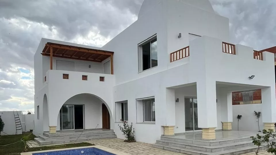 Luxus-Duplex-Villa mit Pool in Hammamet Sud: Ein Traum, der wahr wird