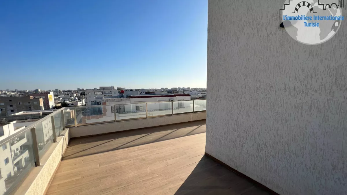 Exklusives Penthouse in Khzema