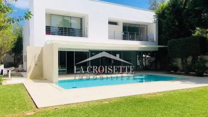 Luxus-Villa mit Pool in Karthago: Ein Refugium der Komfort und Eleganz