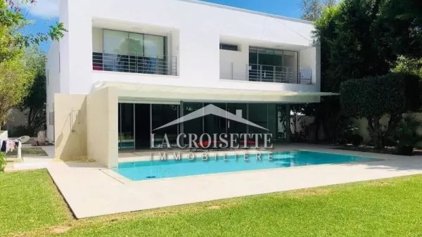 Luxus-Villa mit Pool in Karthago