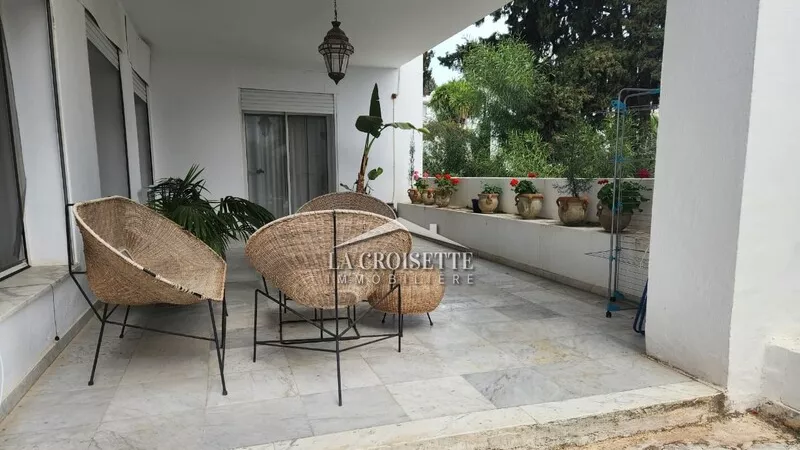 Luxus-Villa S+4 mit Pool in Gammarth: Ein Refugium der Ruhe und Eleganz