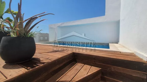 Außergewöhnliches Triplex mit Garten und Pool in Gammarth