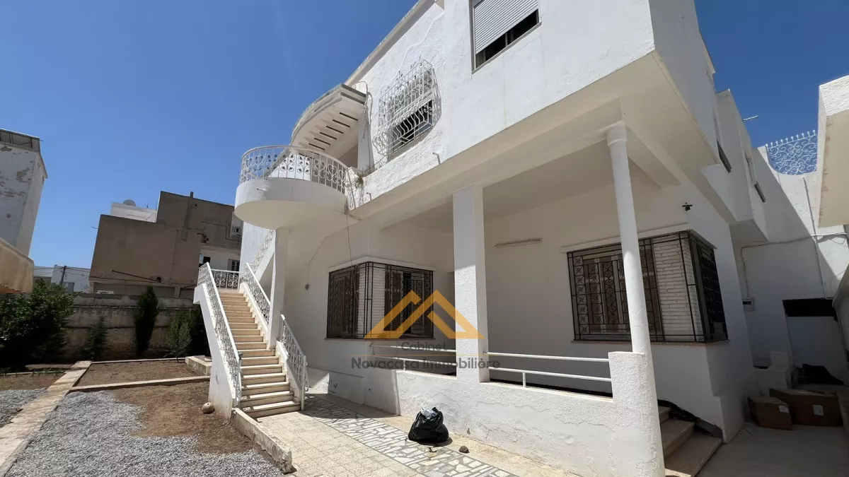 Luxus-Villa in Cité Farhat Hached, Sousse: Ein Goldenes Angebot für Luxus-Liebhaber