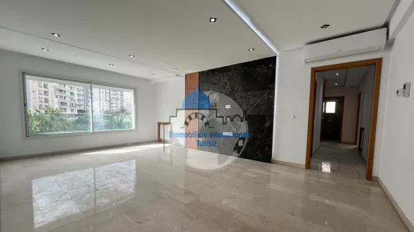 Luxus-S2-Wohnung auf der Touristenroute Sousse