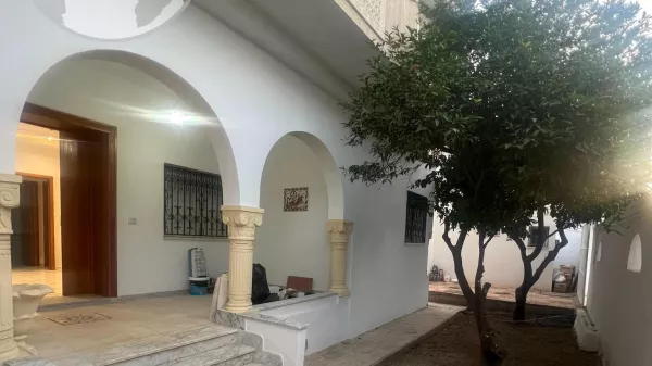 Traumhaftes S+2 Apartment im Erdgeschoss in Khzema EST