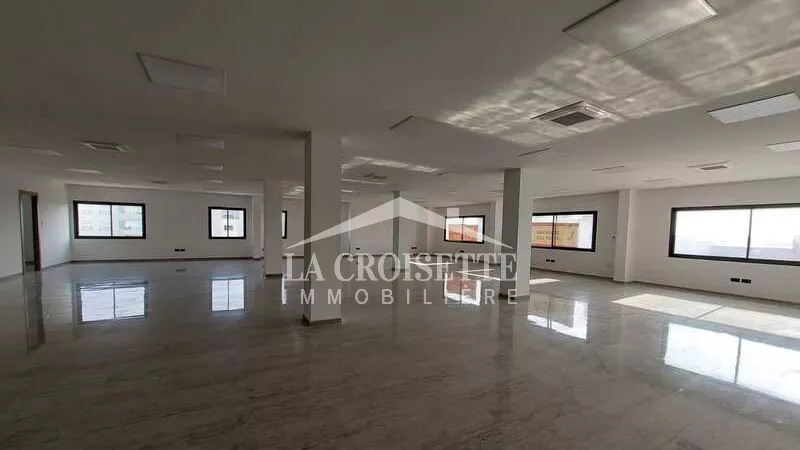 Geräumiges Büro in Offenen Raum in La Soukra - MBL0453