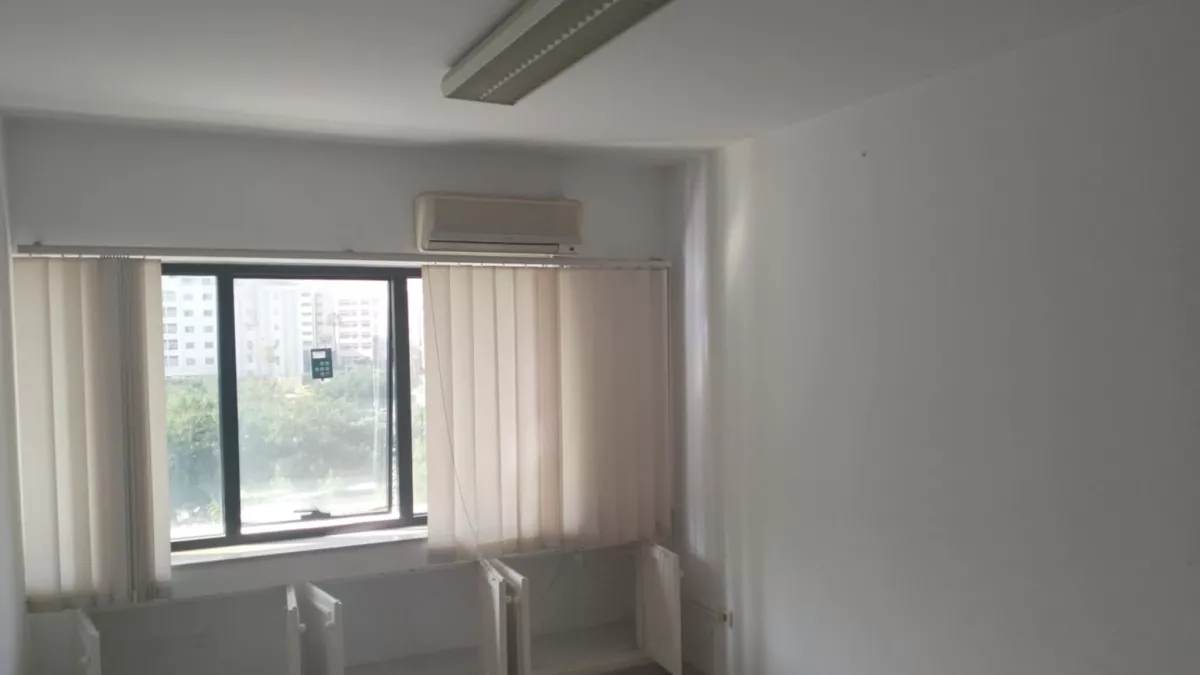 Bürofläche zum Verkauf in Montplaisir