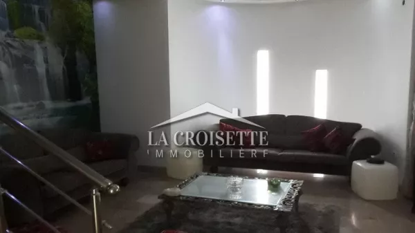 Luxuriöses Triplex mit Garten zur Miete in Gammarth Village, Tunis