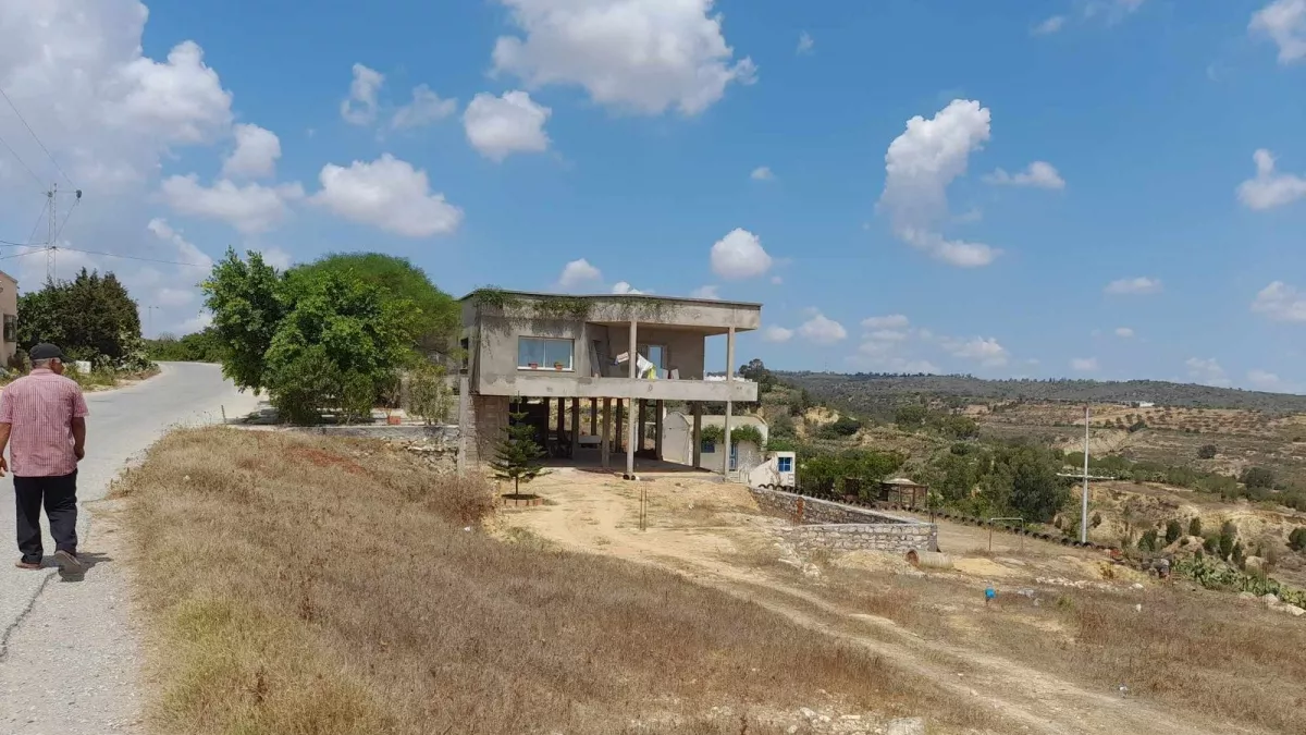 Ausgezeichnete Landwirtschaftliche Grundstücksgelegenheit in El Haouaria, Nabeul