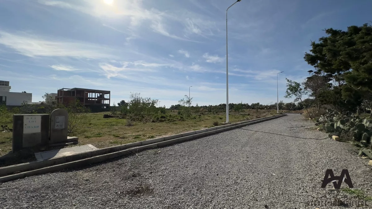 Wohnland zur Verkauf in Jinen Beni Khiar