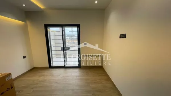 Luxuriöse S+2-Wohnung mit Terrasse in Ain Zaghouan Nord, Tunis