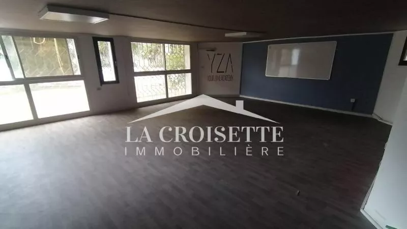 Luxus-Bürovilla zur Miete in Berges du Lac 1 - ZBL0501