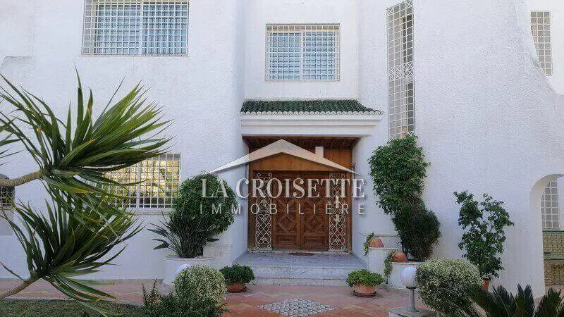 Luxus-Villa zur Miete in La Soukra, Ariana: MVL0117