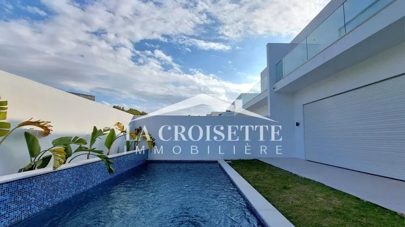 Luxuriöses Triplex mit Pool zur Miete in Gammarth - MTRL0102