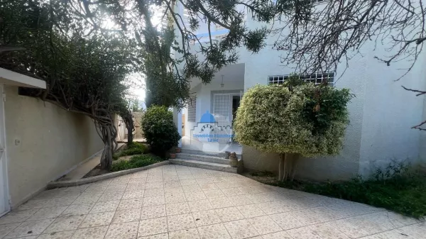 Geräumige S+5 Villa in Sahloul