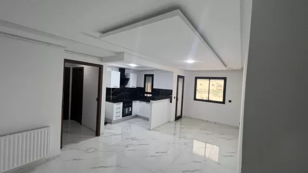 Luxus-S+2-Apartement in El Aouina