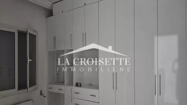 Geräumige S+3 Wohnung in La Soukra