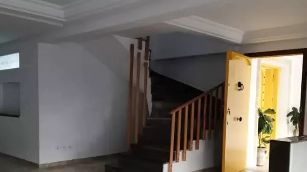 Traum-Duplex-Haus zur Miete in Ennasr!