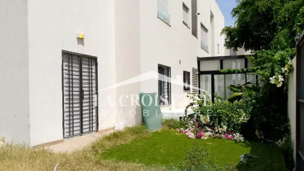 Möblierte S2-Wohnung mit Garten und Terrasse in La Soukra ZAL1807