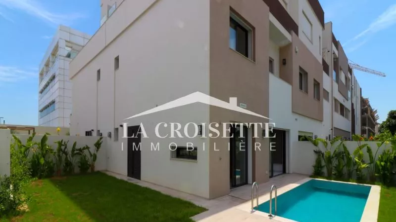 Luxus-Duplex mit Garten und Pool MDV0176