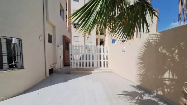 Luxus-Triplex in Ariana Cité El Ghazela