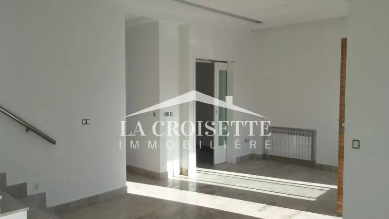 Luxuriöses S3-Duplex mit Terrasse in La Marsa MDL0357