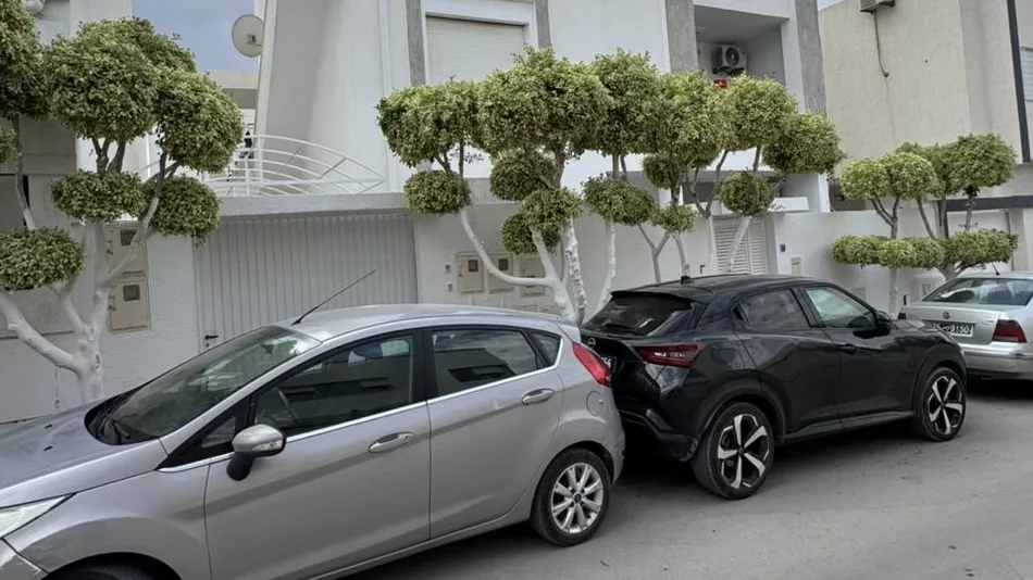 Luxus-Villa in Jardins d'El Menzah 2, Ariana: Ein Refugium der Eleganz und Raffinesse