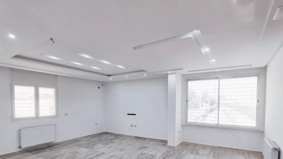 Unabhängige Villen-Etage in La Soukra: Ein Hort der Ruhe und des Komforts